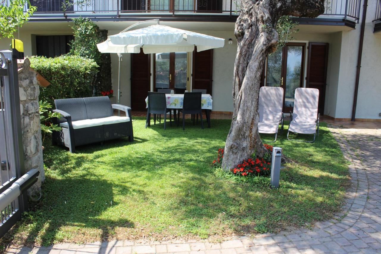 Relax In The Olive Grove Apartment Toscolano Maderno Bagian luar foto